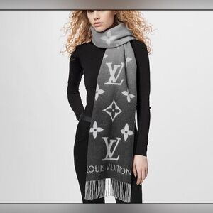 Louis Vuitton Monogram Gray and White Scarf